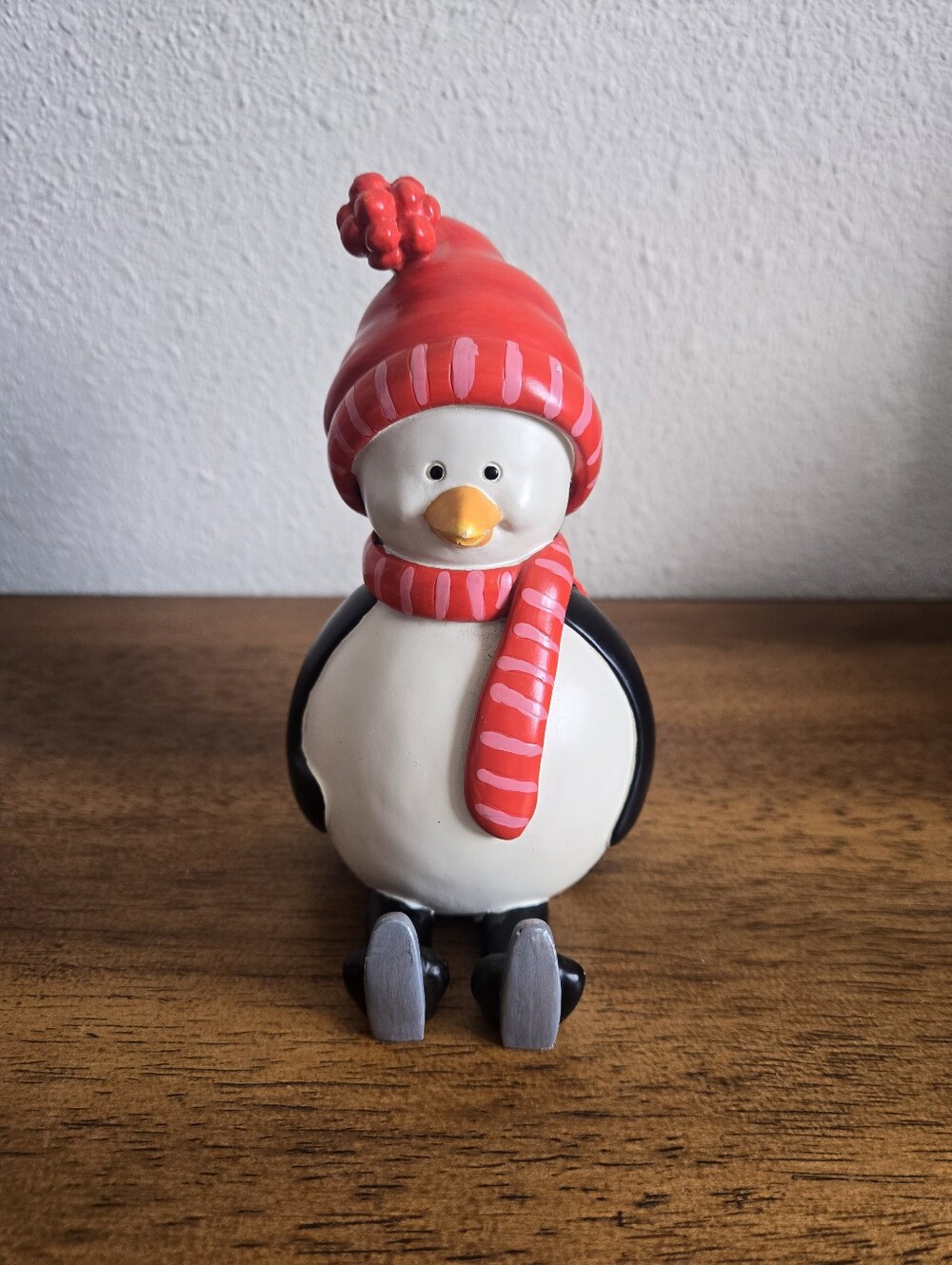 Pfalzgraff Penguin Ice Skater Stocking Holder Figurine Holiday 2007